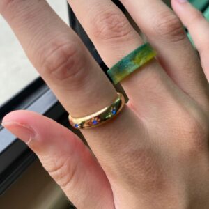 Anillo Arizona de acero dorado inoxidable. Resistente al agua.